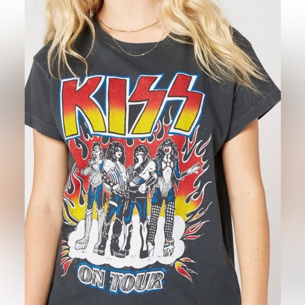 LIKE NEW Daydreamer KISS On Tour Graphic Tee